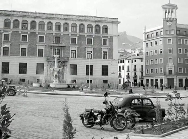 Fuente de la Glorieta de Blas Infante - Fuente de la Glorieta de Blas Infante. Foto antigua