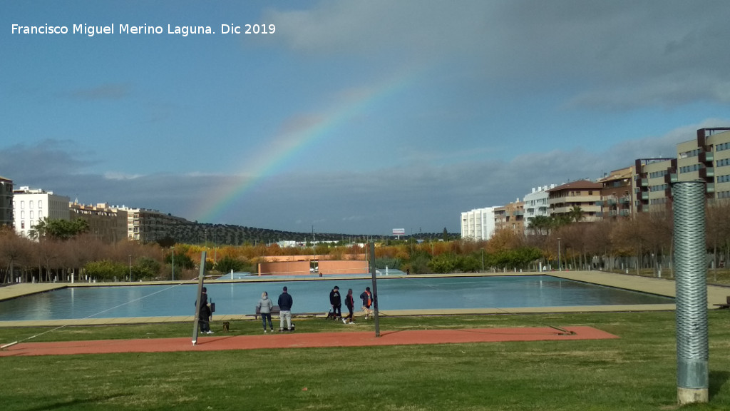 Fuente del Estanque Cuadrado del Bulevar - Fuente del Estanque Cuadrado del Bulevar. Con el arco�ris