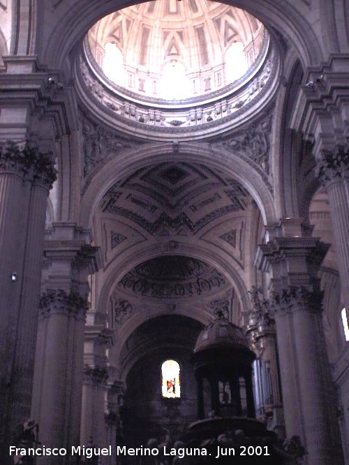 Catedral de Jan. Nave Central - Catedral de Jan. Nave Central. 