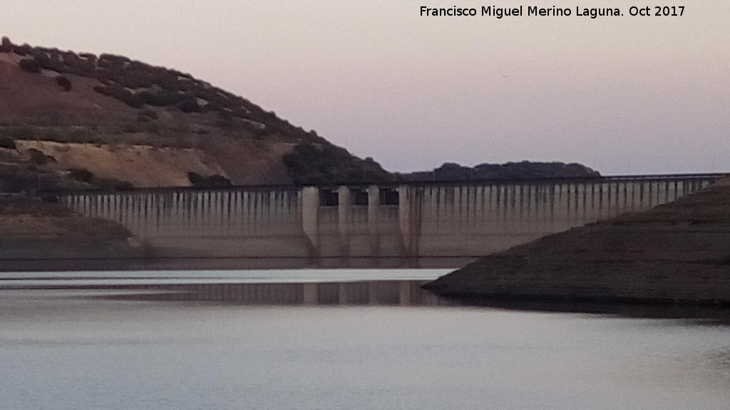 Pantano de la Fernandina - Pantano de la Fernandina. En sequa