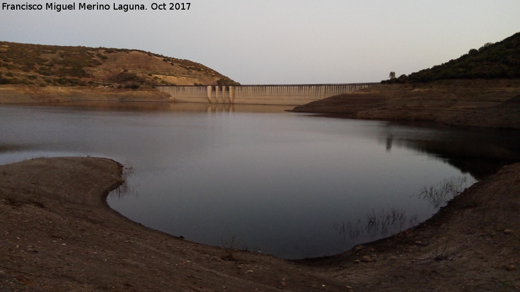 Pantano de la Fernandina - Pantano de la Fernandina. En sequa