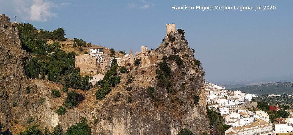 Castillo de La Iruela - Castillo de La Iruela. Desde la Ca�ada de la Magdalena