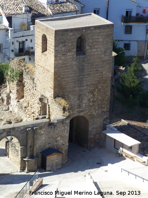 Iglesia de Santo Domingo - Iglesia de Santo Domingo. Torren-Puerta-Campanario