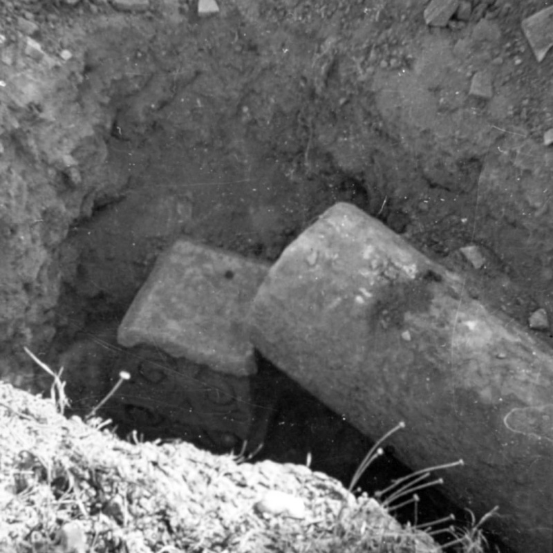 C�stulo - C�stulo. Descubrimiento de un capitel ibero foto antigua