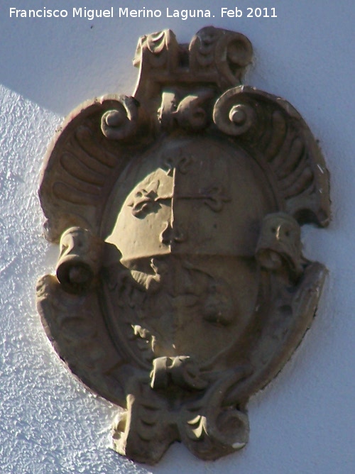 Ayuntamiento de Lopera - Ayuntamiento de Lopera. Escudo izquierdo