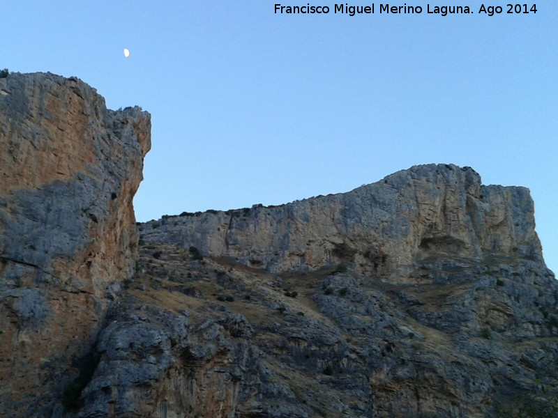 Cerro La Veleta - Cerro La Veleta. Con la Luna