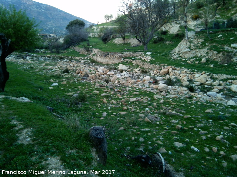 Arroyo Pedregoso - Arroyo Pedregoso. Muros de contencin