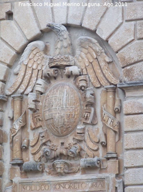 Fuente Nueva - Fuente Nueva. Escudo central