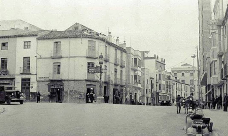 Farola de la Puerta Barrera - Farola de la Puerta Barrera. Foto antigua