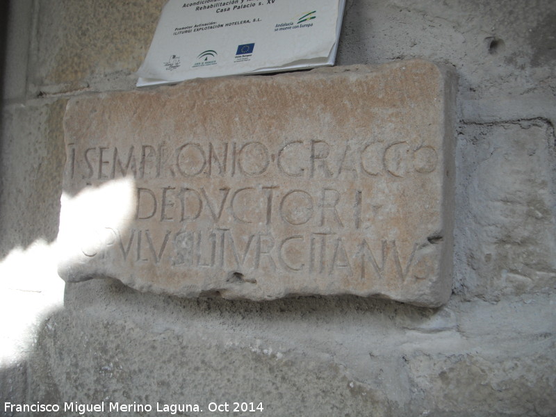 Palacio de los Se�ores De La Chica - Palacio de los Se�ores De La Chica. Inscripci�n romana procedente del Cerro Maquiz