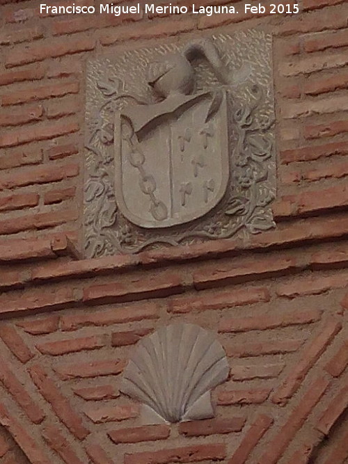 Casa de la Calle Herrera n 2 - Casa de la Calle Herrera n 2. Escudo y vieira