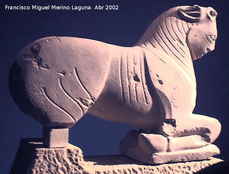 Cerrillo Blanco - Cerrillo Blanco. Toro de Porcuna, hallado en 1946. Museo Provincial