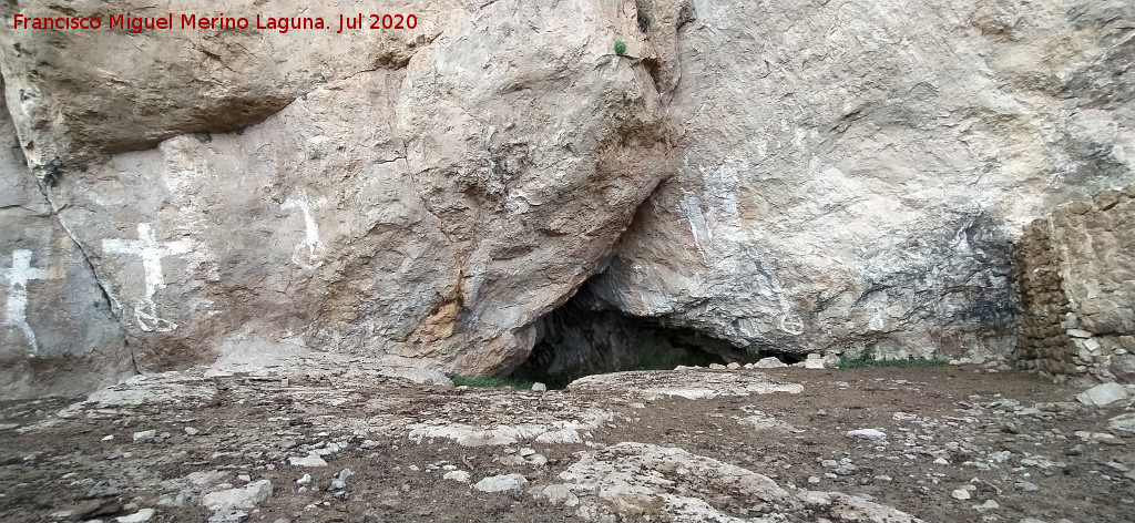 Eremitorio de la Magdalena - Eremitorio de la Magdalena. Cruces alrededor de la cueva