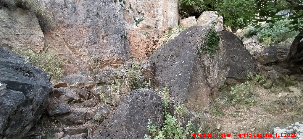 Eremitorio de la Magdalena - Eremitorio de la Magdalena. Acceso al Calvario