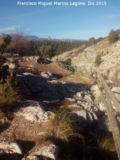 Cerrada de la Alcantarilla - Cerrada de la Alcantarilla. Sendero por encima del can