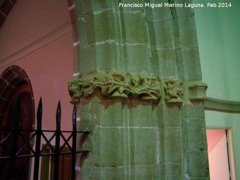 Iglesia de San Esteban - Iglesia de San Esteban. Guirnalda con motivos florales