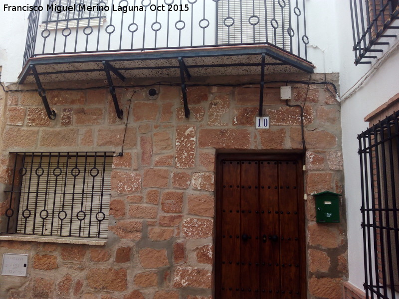 Casa de la Calle Castillo n 10 - Casa de la Calle Castillo n 10. Planta baja de piedra vista