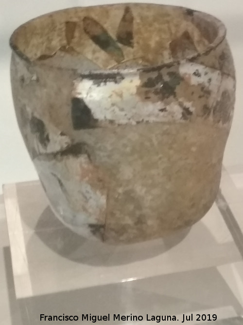 Historia de Murcia - Historia de Murcia. Vaso de vidrio siglos XII-XIII. Museo de la Ciudad