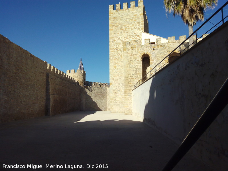 Castillo de Lopera. Pasadizo - Castillo de Lopera. Pasadizo. Salida del pasadizo