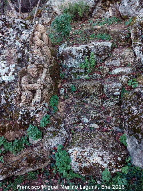 Esculturas de los Tajos de San Marcos - Esculturas de los Tajos de San Marcos. Escaleras con esculturas