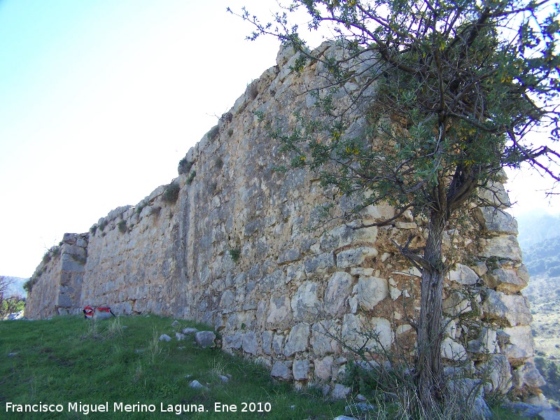 Castillo de Otiar. Muralla Oeste - Castillo de Otiar. Muralla Oeste. 