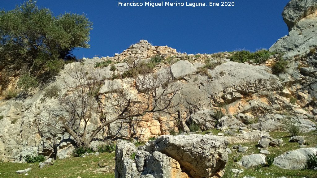 Castillo de Oti�ar. Muralla Oeste - Castillo de Oti�ar. Muralla Oeste. Restos