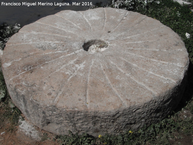 Molino de la Ballestera - Molino de la Ballestera. Piedra de molino