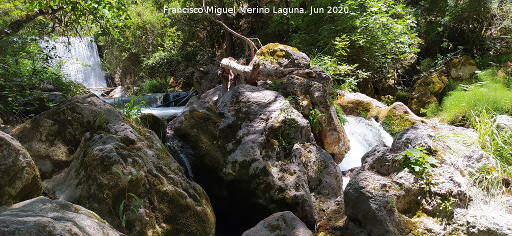R�o Aguasmulas - R�o Aguasmulas. Con la pantaneta a la izquierda