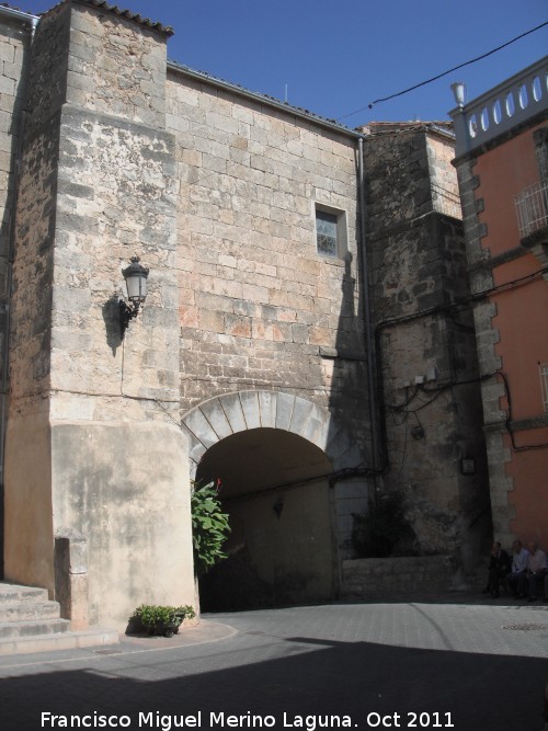 Tnel de entrada - Tnel de entrada. Parte trasera de la Iglesia y tnel