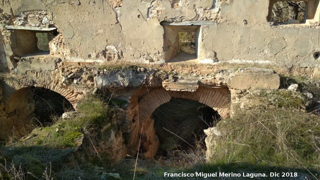 Molino Grin - Molino Grin. 