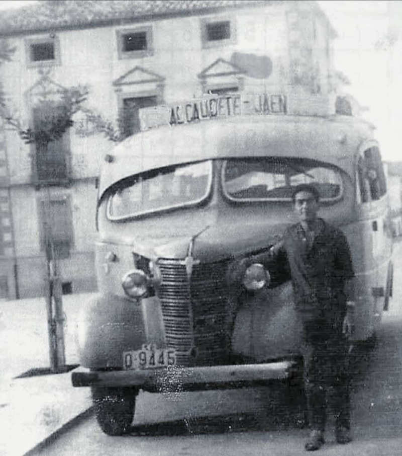 Historia de Ja�n. Siglo XX - Historia de Ja�n. Siglo XX. Autob�s Alcaudete Ja�n foto antigua
