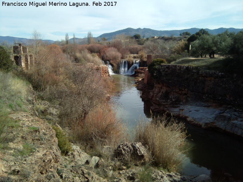 Ro Guadalimar - Ro Guadalimar. Con el Salto de San Blas al fondo