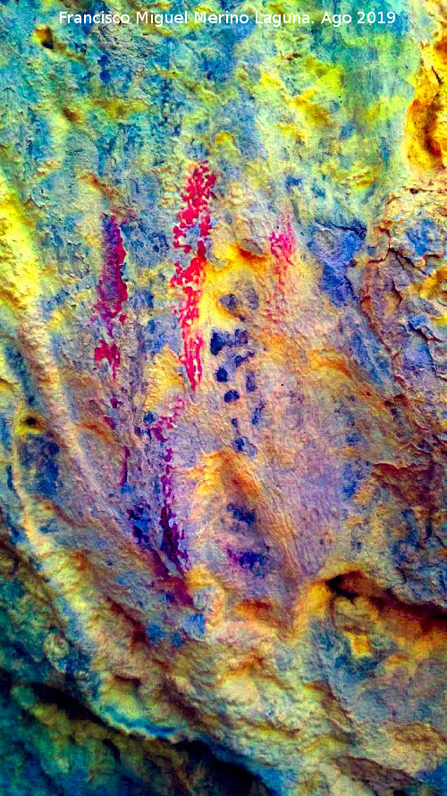 Pinturas rupestres y petroglifos Cueva del Clarillo - Pinturas rupestres y petroglifos Cueva del Clarillo. Tratada con Dstretch