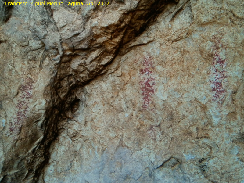 Pinturas rupestres del Abrigo de Aznaitn de Torres I - Pinturas rupestres del Abrigo de Aznaitn de Torres I. Tres barras verticales