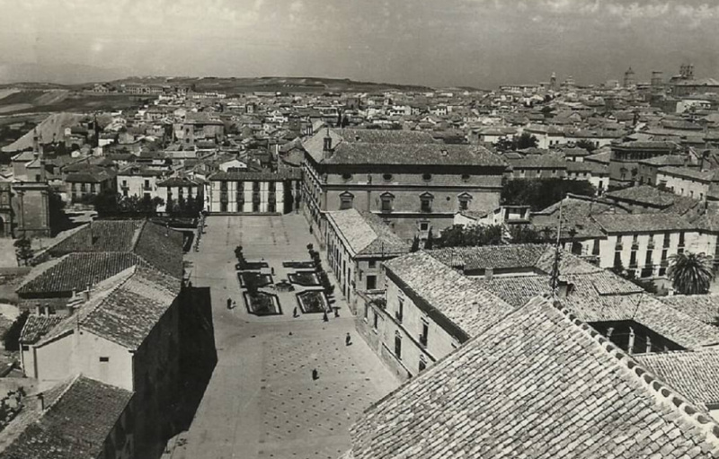 Plaza Vzquez de Molina - Plaza Vzquez de Molina. Foto antigua
