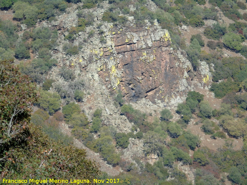 Cerro de la Caldera - Cerro de la Caldera. Paredes rocosas