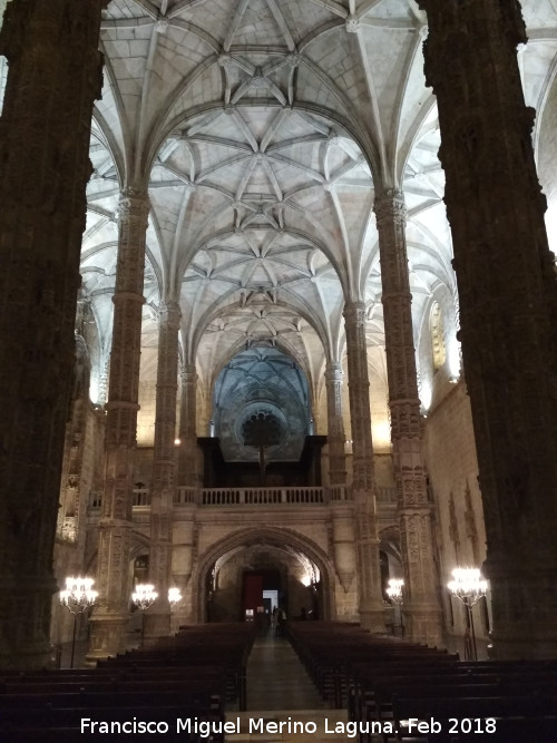 Monasterio de los Jer�nimos - Monasterio de los Jer�nimos. Nave central