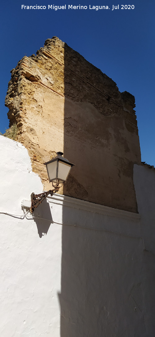 Iglesia de San Pedro - Iglesia de San Pedro. Muro junto a la iglesia