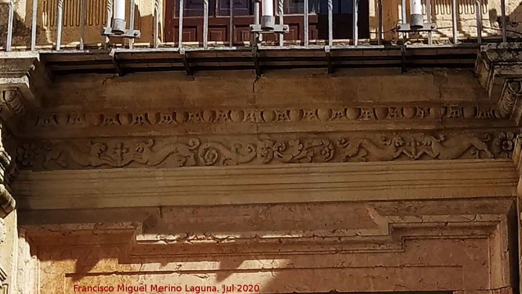 Palacio del Mayorazgo - Palacio del Mayorazgo. Friso
