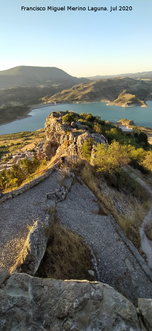 Castillo de Zahara de la Sierra - Castillo de Zahara de la Sierra. Vistas desde la Torre del Homenaje