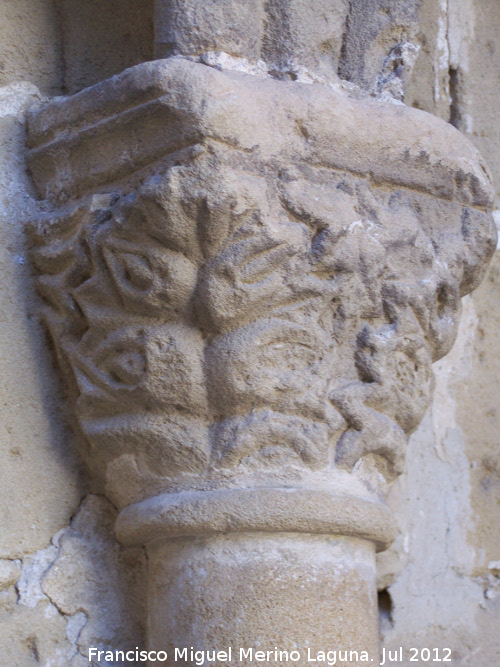 Iglesia de San Pablo. Portada de los Carpinteros - Iglesia de San Pablo. Portada de los Carpinteros. Capitel