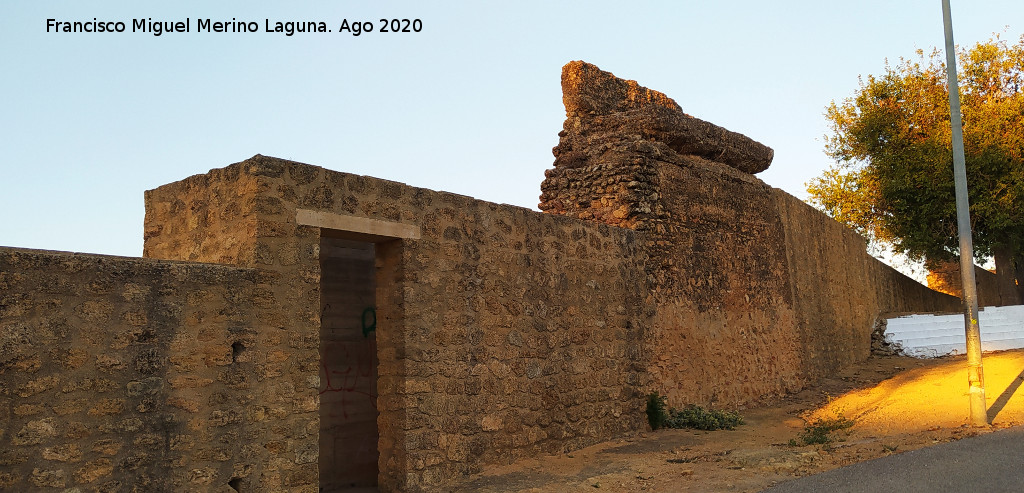 Castillo de Alcal� de Guadaira - Castillo de Alcal� de Guadaira. Muralla
