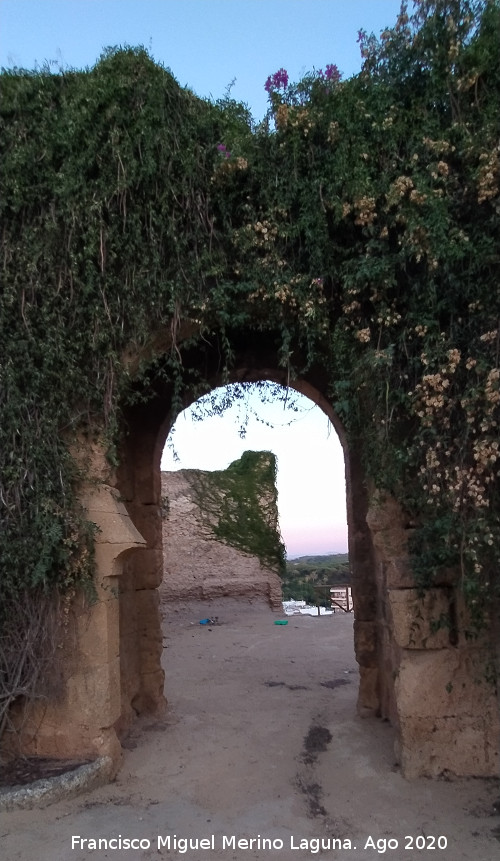 Castillo de Alcal� de Guadaira - Castillo de Alcal� de Guadaira. Puerta de Santa Mar�a