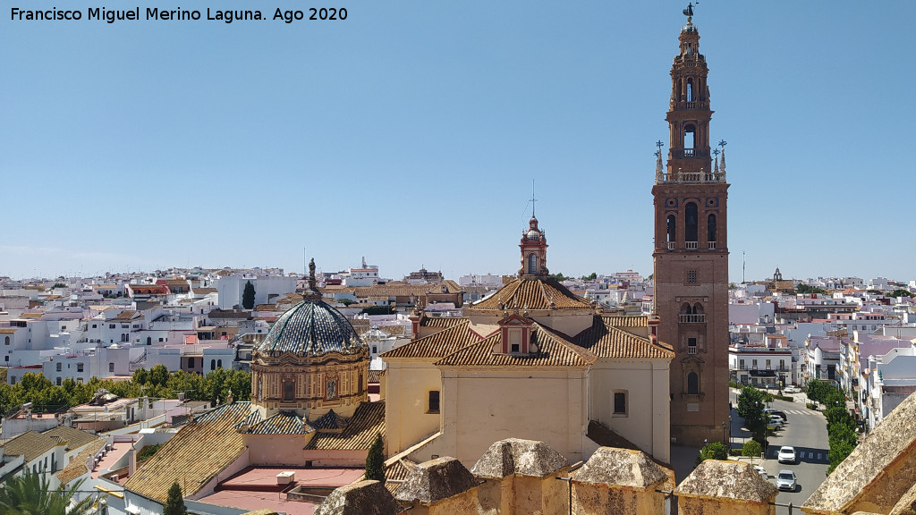 Iglesia de San Pedro - Iglesia de San Pedro. Desde la Puerta de Sevilla