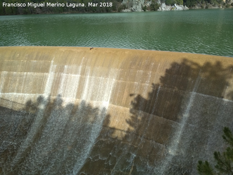 Pantano de Aguascebas - Pantano de Aguascebas. Aliviadero