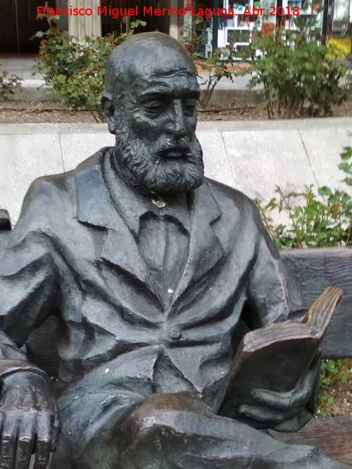 Pedro Antonio de Alarcn - Pedro Antonio de Alarcn. Escultura en el Bulevar de la Avenida de la Constitucin - Granada