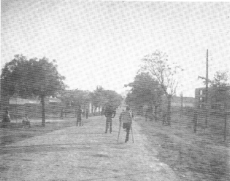 Avenida de Madrid - Avenida de Madrid. Foto antigua. El edificio en construccin de la derecha es el de los Maristas 