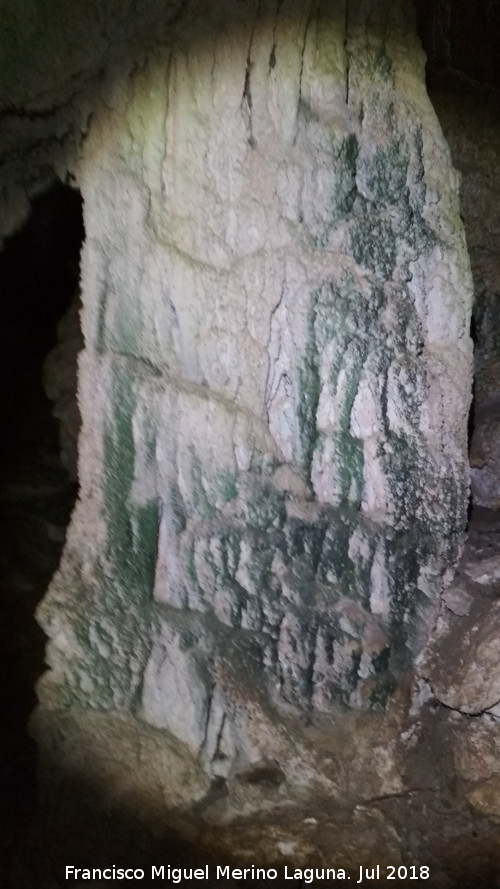 Cueva neoltica de los Corzos - Cueva neoltica de los Corzos. Columna