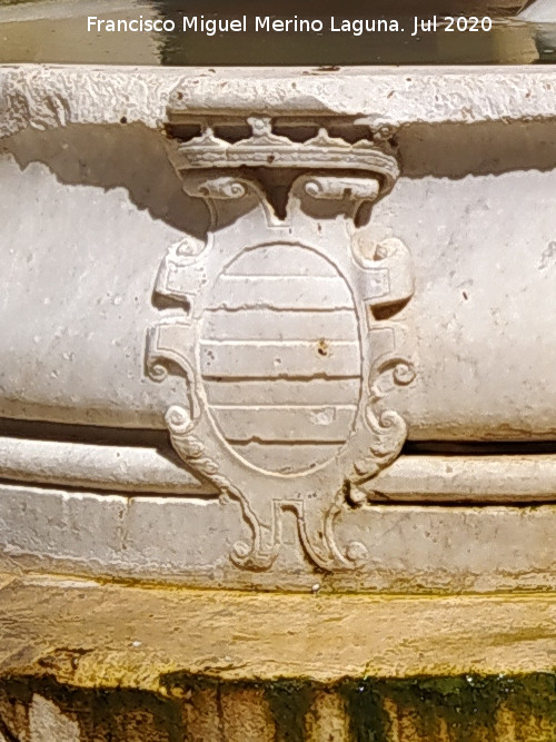 Bornos - Bornos. Escudo en la fuente del Castillo Palacio de los Ribera