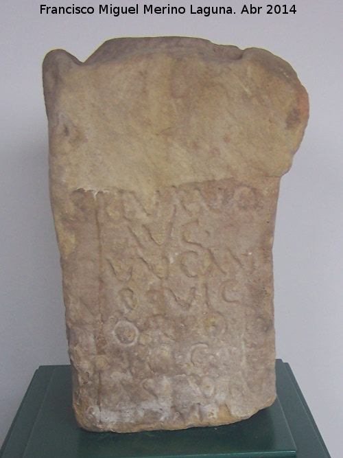 Ciudad iberorromana de Isturgi - Ciudad iberorromana de Isturgi. Ara siglo I-II d.C. Museo Arqueolgico Profesor Sotomayor - Andjar